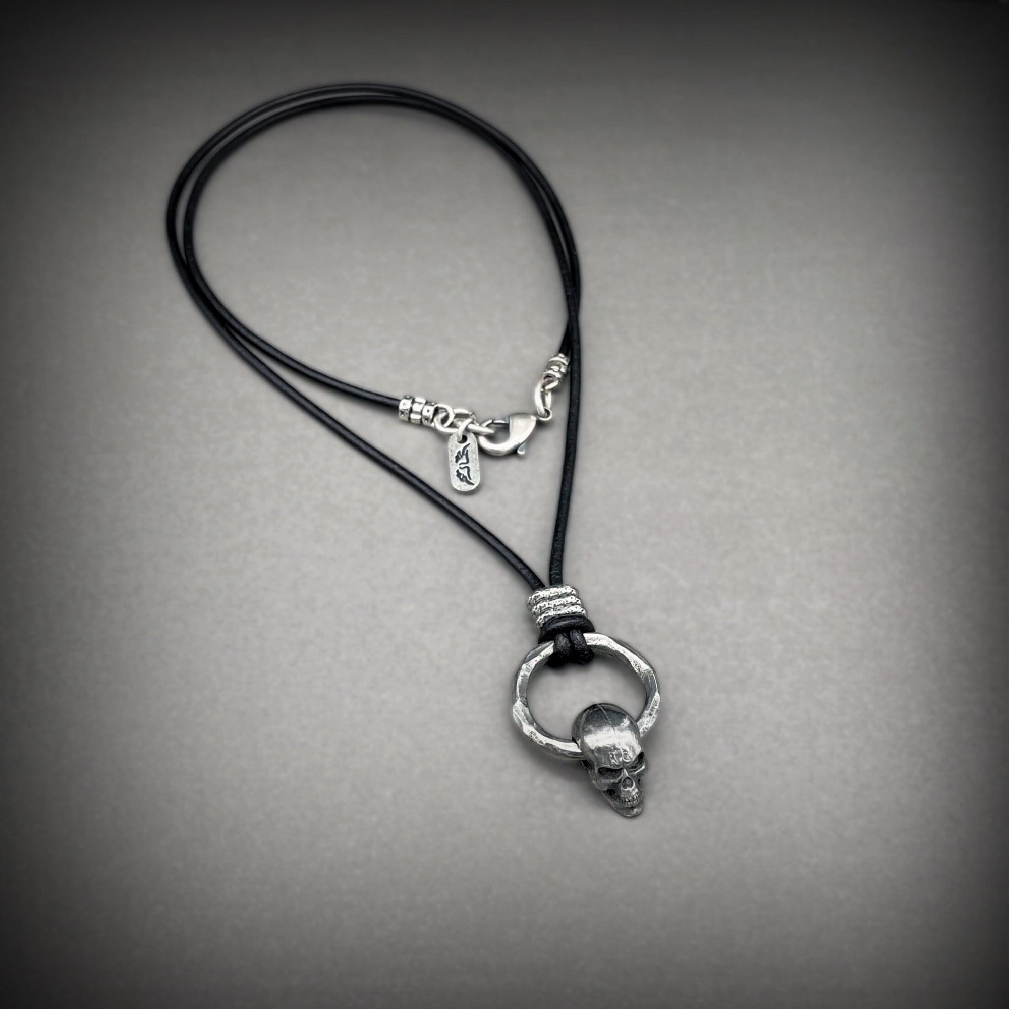 Spinning Skull Pendant - Unique Jewelry for Men and Women