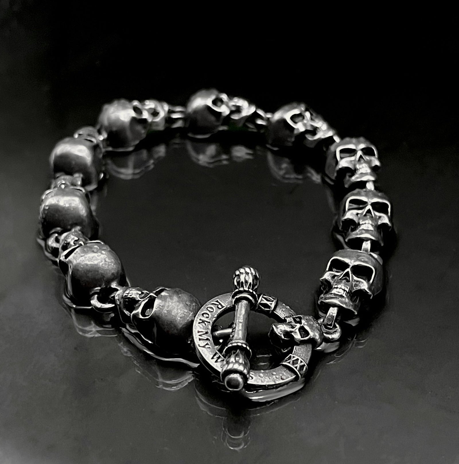 Sinister Skull Link Bracelet -Skull Jewelry for Men and Women Sinister Skull Link Bracelet -Skull Jewelry for Men and Women